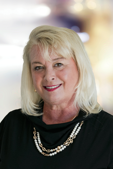 Portrait of Heather Morris, REALTOR®.